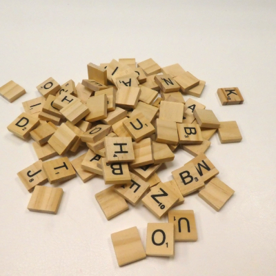 Lettres Bois Scrabble 2cm x100 pièces ARTEMIO