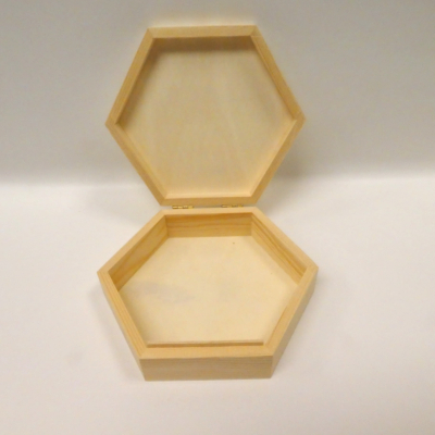Boîte Hexagonale en Bois 15,5 cm