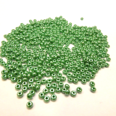 Perles de rocailles vert 2 mm