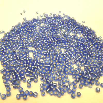 Perles de rocailles bleu 2 mm