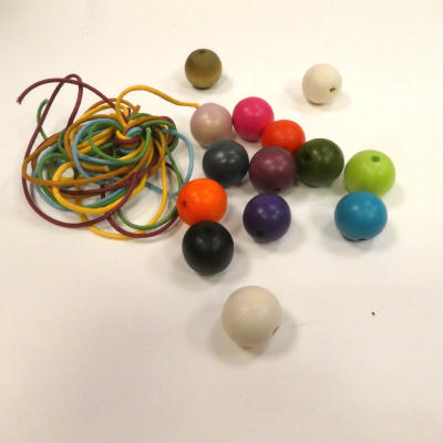 Lot de perles en bois colorées INNSPIRO divers tailles