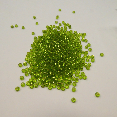 Perles de rocailles vertes