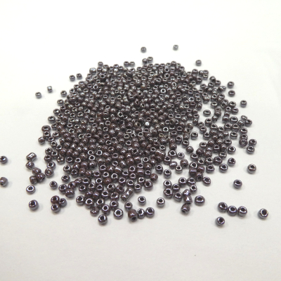 Perles de rocailles violettes 2 mm